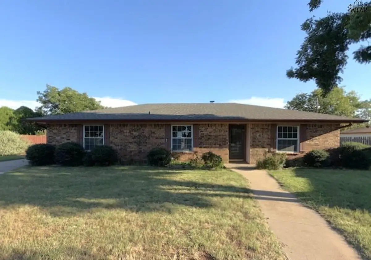 4 BRIANDALE COURT, Wichita Falls, TX 76310 - Image #1