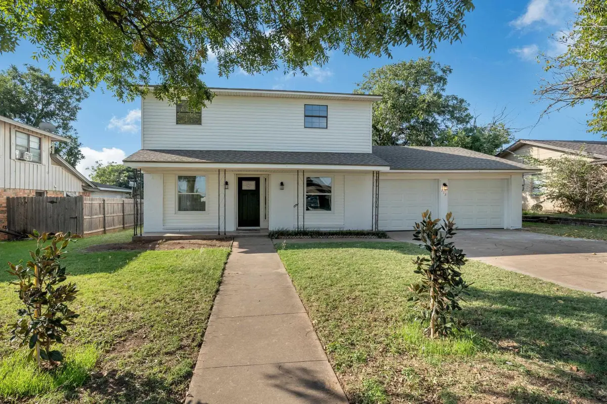713 W MANES AVENUE, Iowa Park, TX 76367 - Image #1