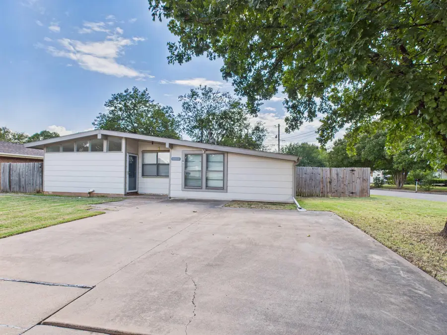 2819 ELLIOTT STREET, Wichita Falls, TX 76308 - Image #2