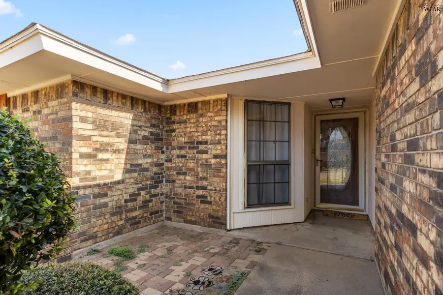 4611 MISTY VALLEY STREET EAST, Wichita Falls, TX 76310 - Image #3