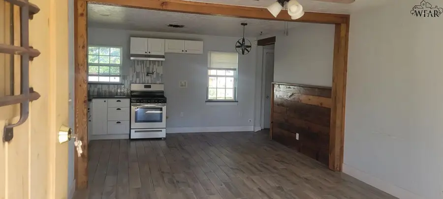 6 VALENCIA COURT, Wichita Falls, TX 76306 - Image #2