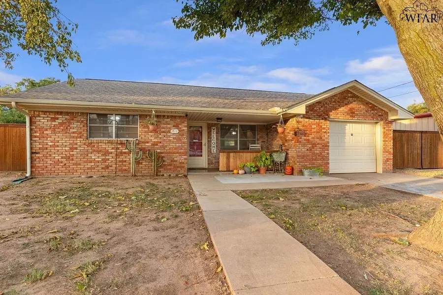 711 W 3RD STREET, Burkburnett, TX 76365 - Image #2
