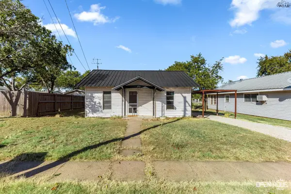 213 W COTTONWOOD STREET, Archer City, TX 76351