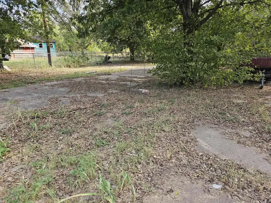 130 N AVENUE F, Burkburnett, TX 76354 - Image #3