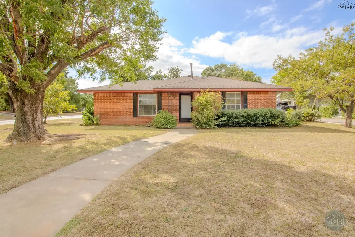 2901 TEXAS STREET, Vernon, TX 76384 - Image #1