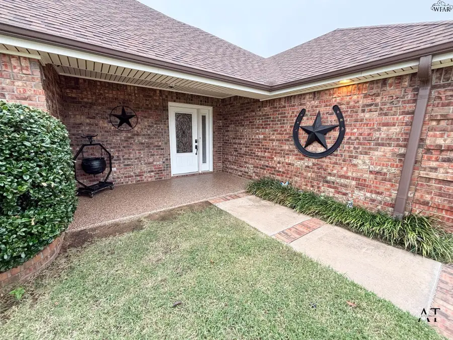 1139 REGENCY DRIVE, Burkburnett, TX 76354 - Image #2