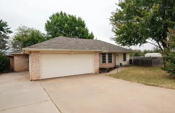 519 CHARLOTTE AVENUE, Burkburnett, TX 76354