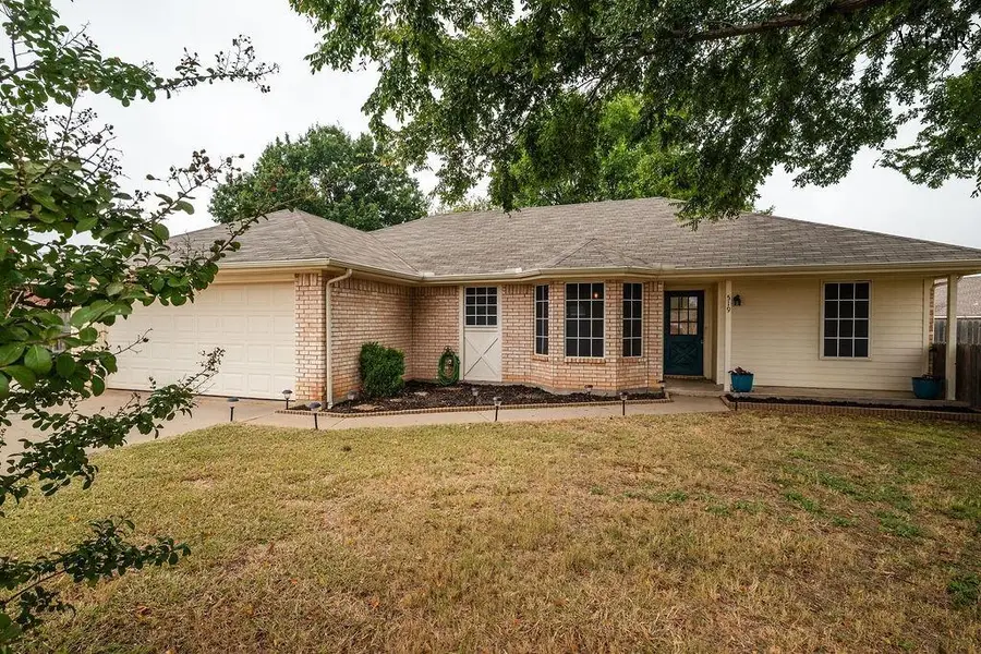 519 CHARLOTTE AVENUE, Burkburnett, TX 76354 - Image #2