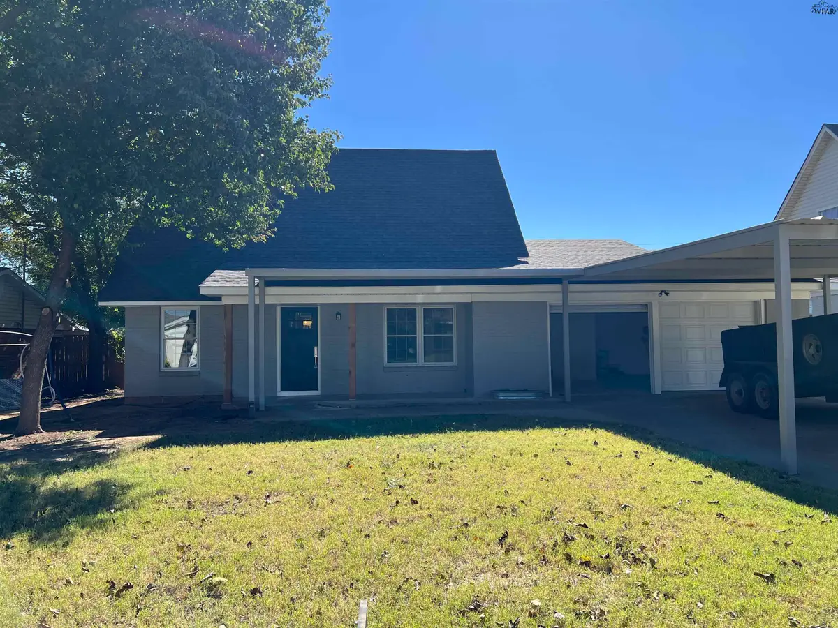 705 West Colema W COLEMAN AVENUE, Iowa Park, TX 76367-00 - Image #1