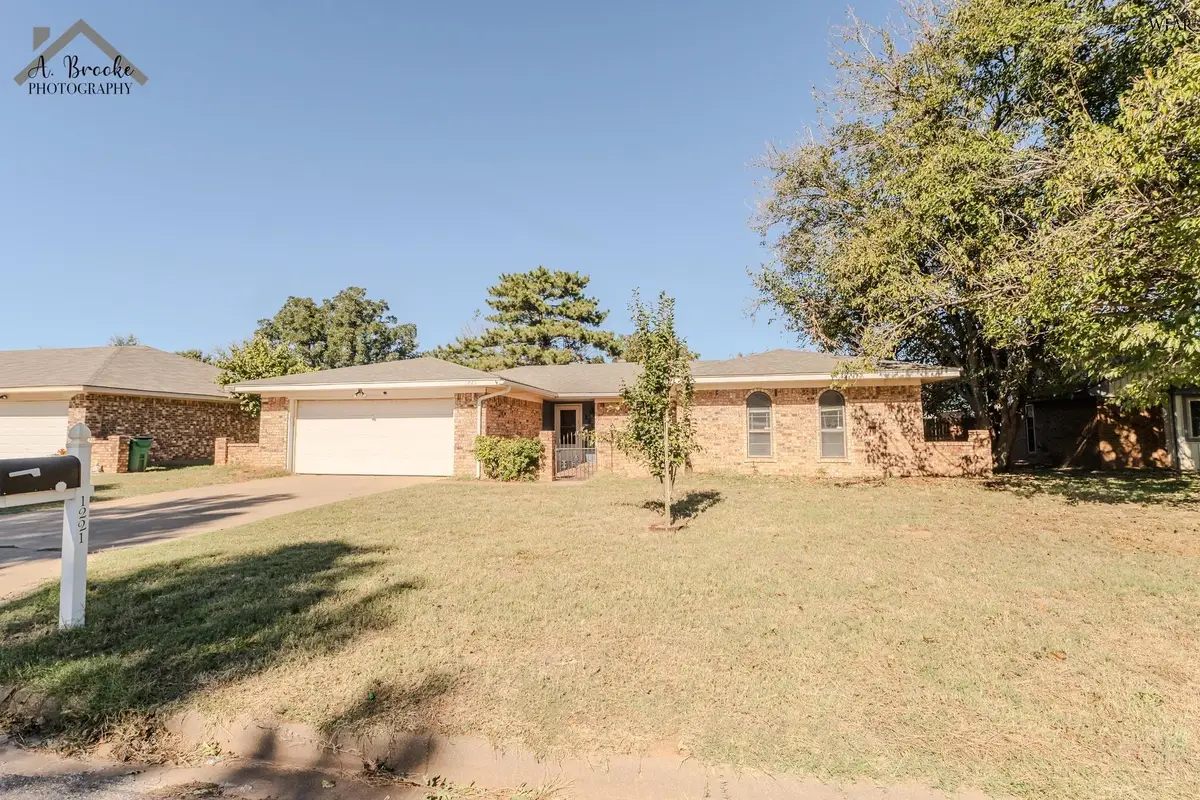 1221 AMHERST STREET, Burkburnett, TX 76354 - Image #1