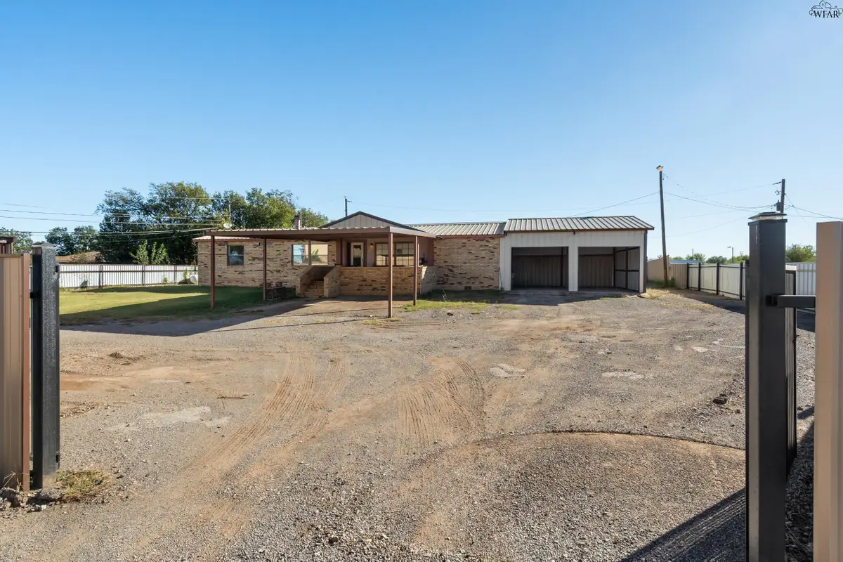 3105 WINDTHORST ROAD, Wichita Falls, TX 76310 - Image #1