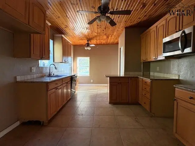 815 E 3RD STREET, Burkburnett, TX 76354 - Image #3