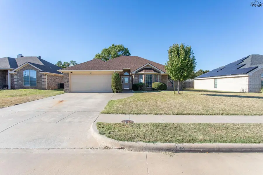 2102 E HUNTERS GLEN, Wichita Falls, TX 76306 - Image #2