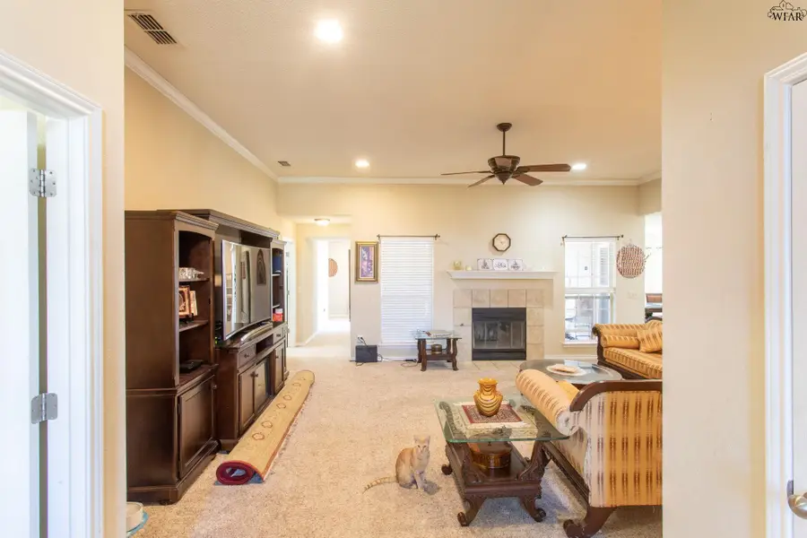 2102 E HUNTERS GLEN, Wichita Falls, TX 76306 - Image #3