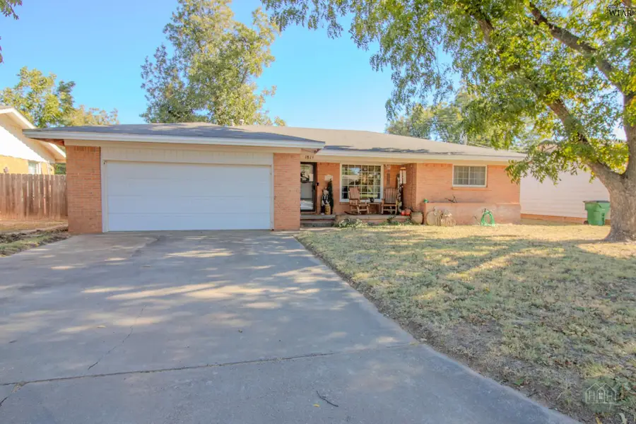 1811 YUCCA LANE, Vernon, TX 76384 - Image #3