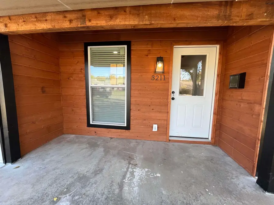 3211 GLENWOOD AVENUE, Wichita Falls, TX 76308 - Image #2
