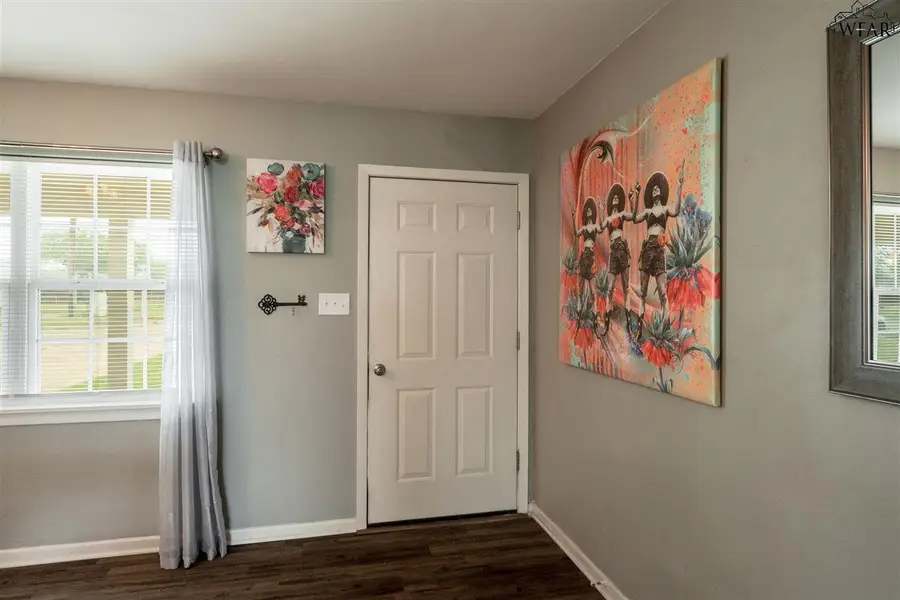 900 N 4TH STREET, Iowa Park, TX 76367 - Image #3