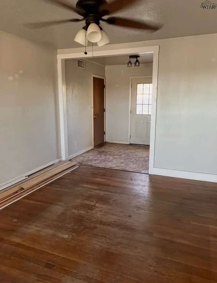 1104 E OMEGA STREET, Henrietta, TX 76365 - #3