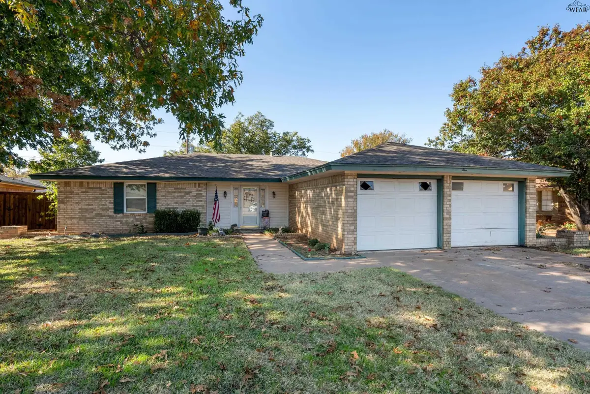 5 FAWNWOOD COURT, Wichita Falls, TX 76310 - Image #1