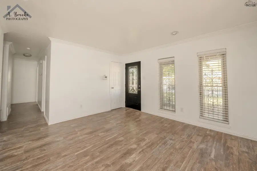 913 FOLEY AVENUE, Iowa Park, TX 76367 - Image #3