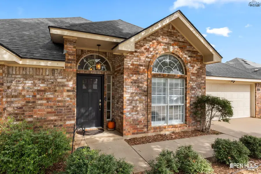 4930 WHISPER WIND DRIVE, Wichita Falls, TX 76310 - Image #2