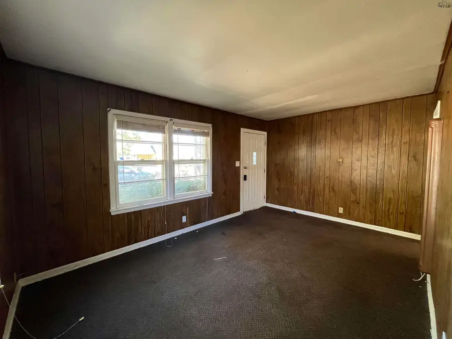 1605 HAWES AVENUE, Wichita Falls, TX 76301 - Image #2