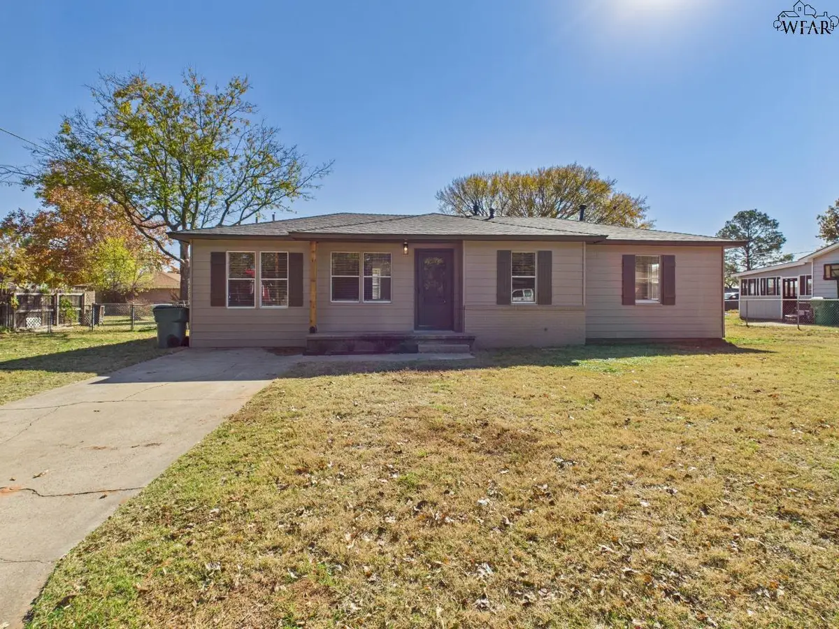 1009 ROSEBUD STREET, Burkburnett, TX 76354 - Image #1