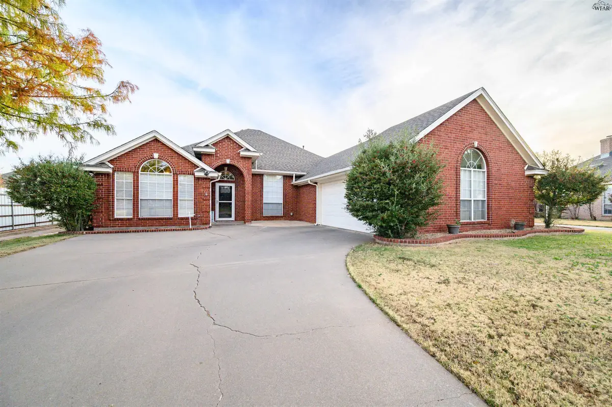 3022 WHITEHALL LANE, Wichita Falls, TX 76309 - Image #1