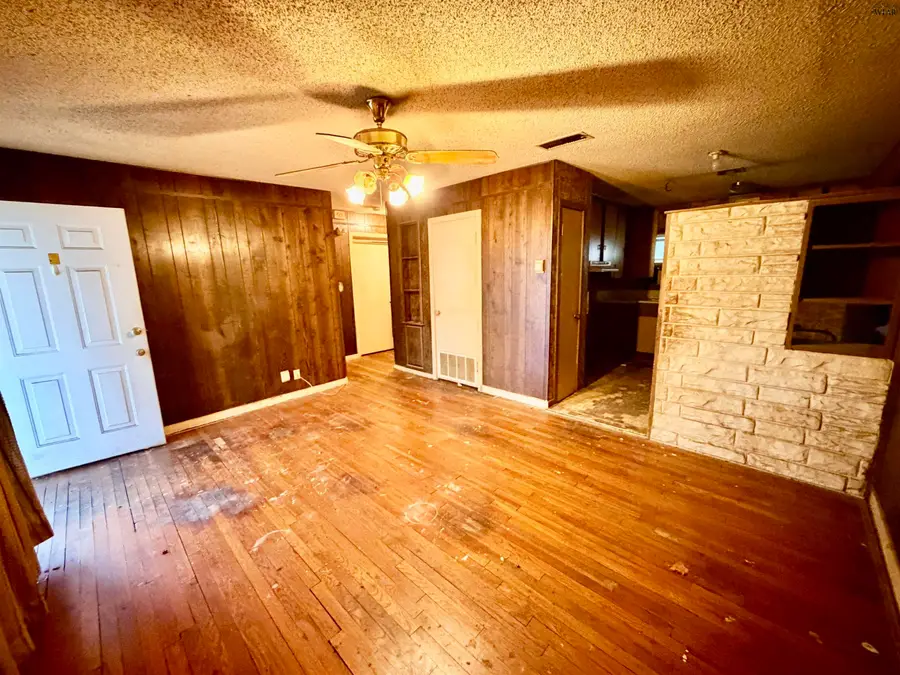 3015 CUNNINGHAM DRIVE, Wichita Falls, TX 76308 - Image #2
