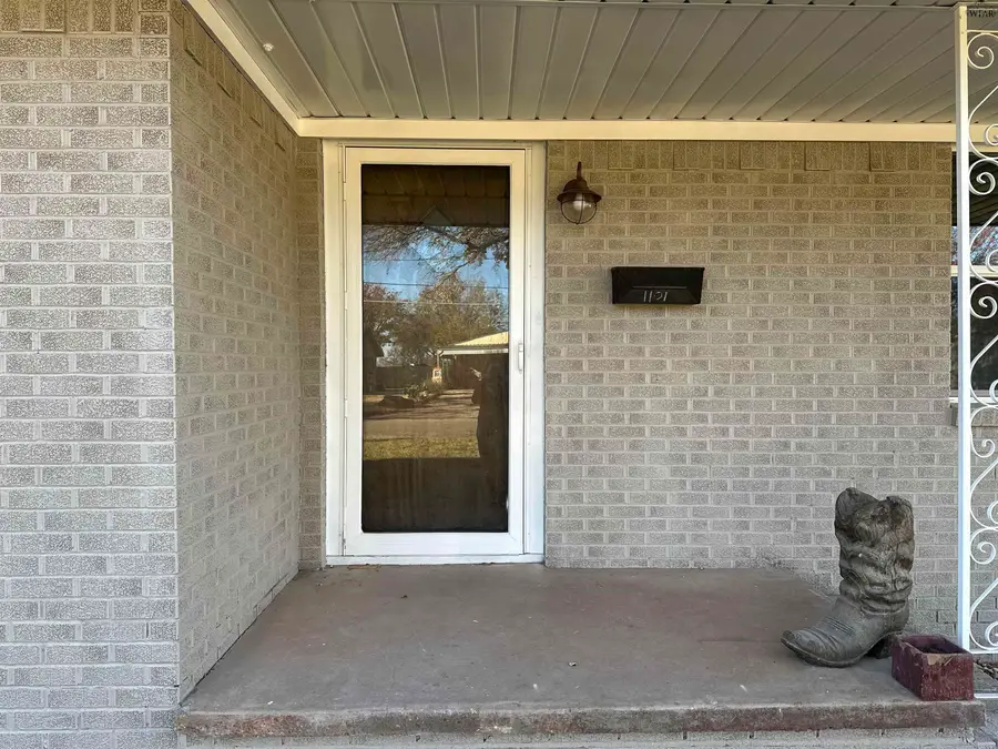 1101 E CRAFTON STREET, Henrietta, TX 76365 - Image #2