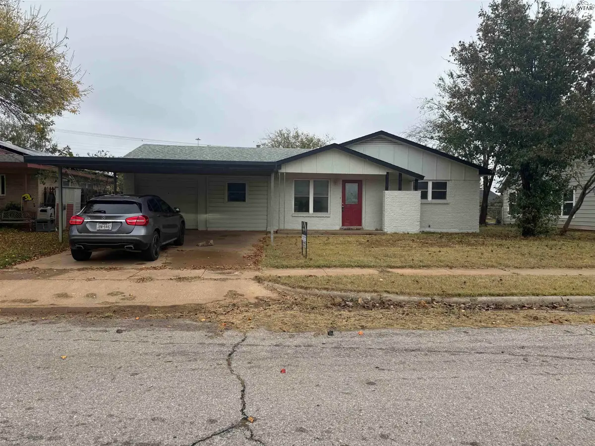 1811 DEER PARKWAY, Wichita Falls, TX 76306 - Image #1