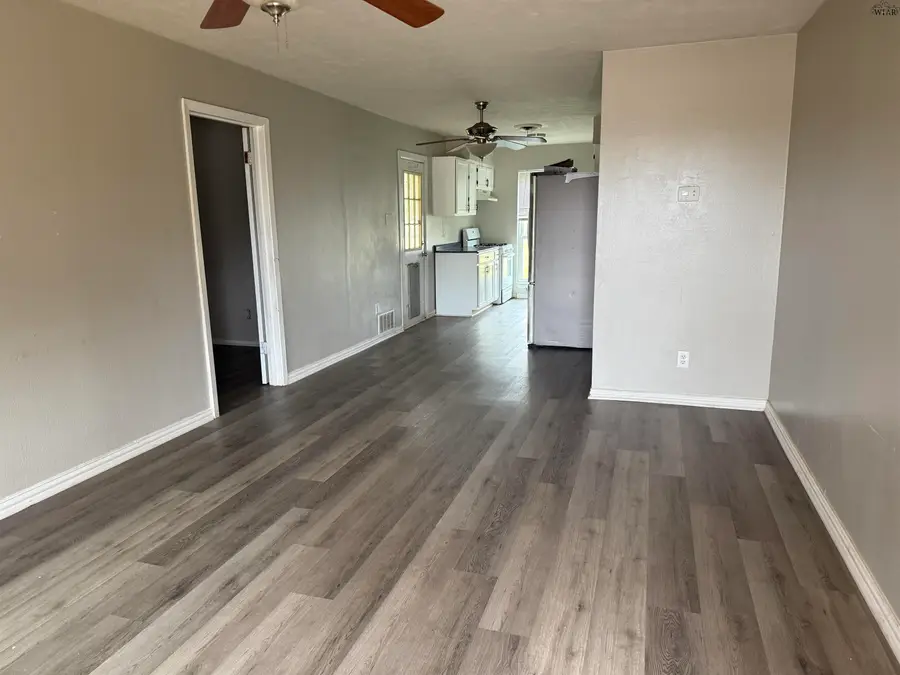 1811 DEER PARKWAY, Wichita Falls, TX 76306 - Image #2