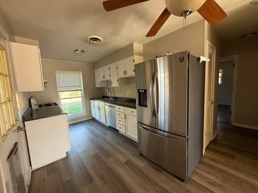 1811 DEER PARKWAY, Wichita Falls, TX 76306 - Image #3