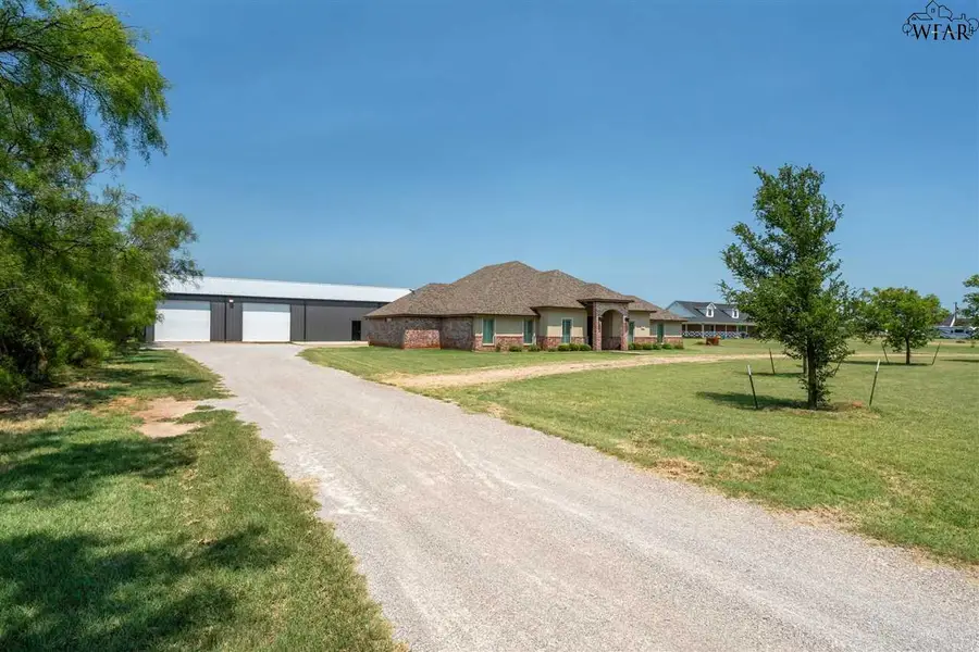 200 EAGLE DRIVE, Holliday, TX 76366 - Image #2