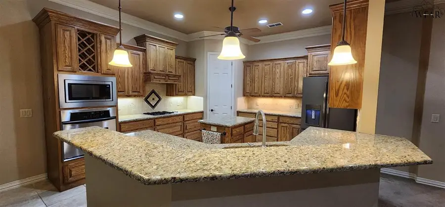 1608 TANGLEWOOD DRIVE, Wichita Falls, TX 76309 - Image #2