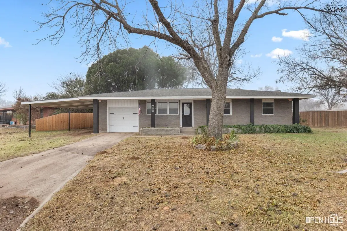 200 MOCKINGBIRD LANE, Burkburnett, TX 76354 - Image #1