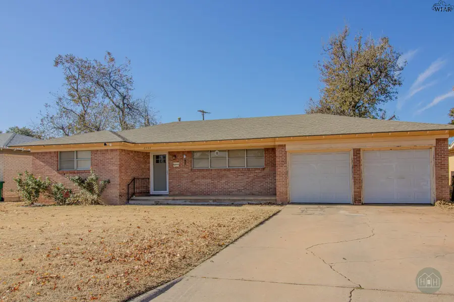 2904 14TH STREET, Vernon, TX 76384 - Image #2