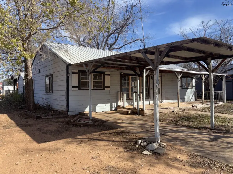 401 SE AVENUE F, Childress, TX 79201 - Image #2