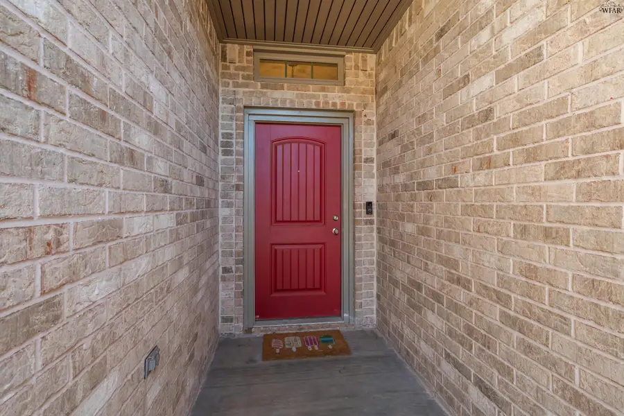 813 CORBIN DRIVE, Burkburnett, TX 76354 - Image #2