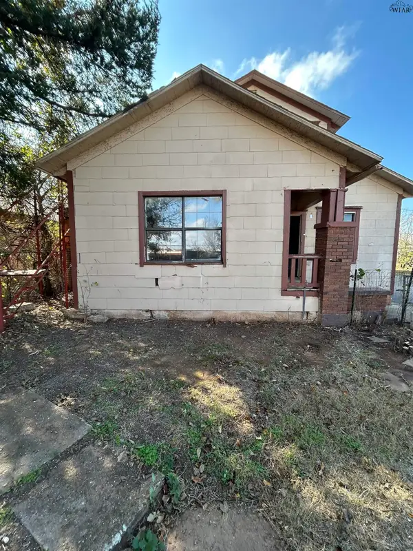 1506 TRAVIS STREET, Wichita Falls, TX 76301
