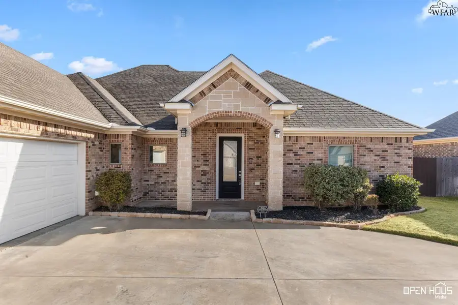4803 SADDLEBACK LANE, Wichita Falls, TX 76308 - Image #2
