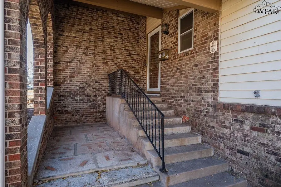 2404 PICADILLY LANE, Wichita Falls, TX 76309 - Image #2