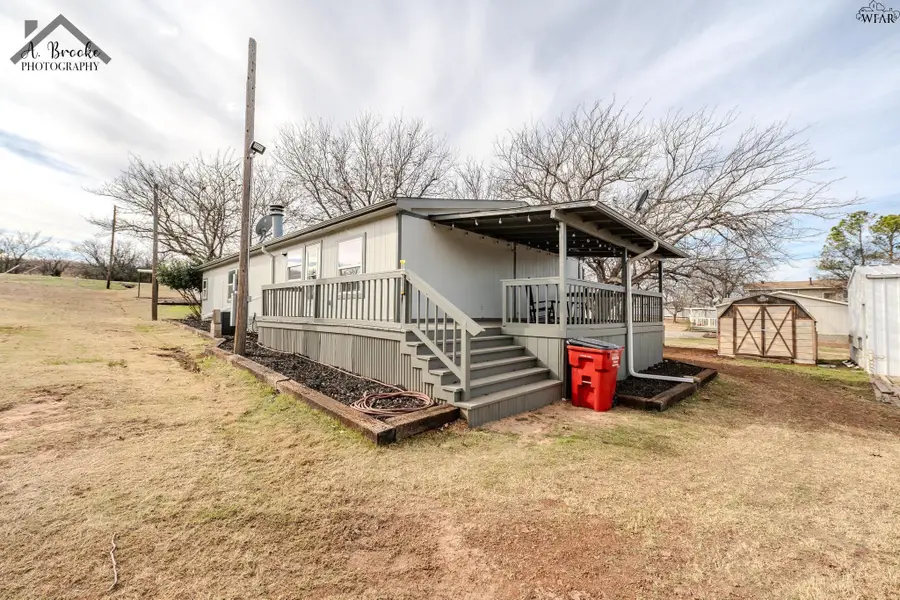 194 OSAGE CIRCLE, Henrietta, TX 76365 - Image #2