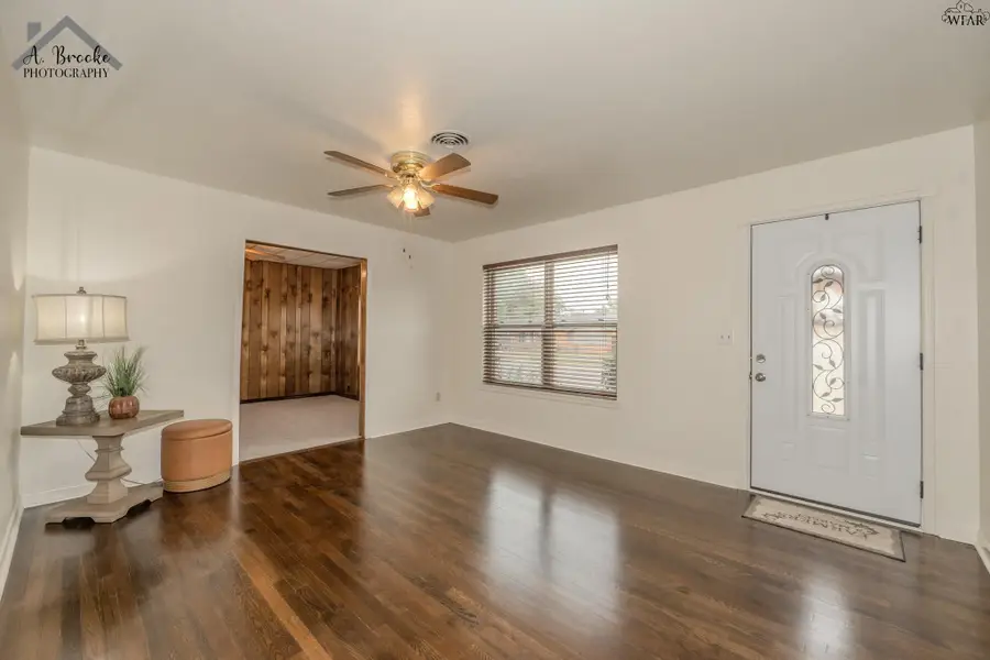 1106 SHADY LANE, Burkburnett, TX 76354 - Image #2