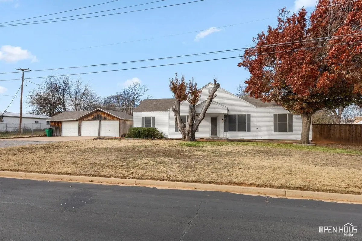 408 N VICTORIA AVENUE, Iowa Park, TX 76367 - Image #1