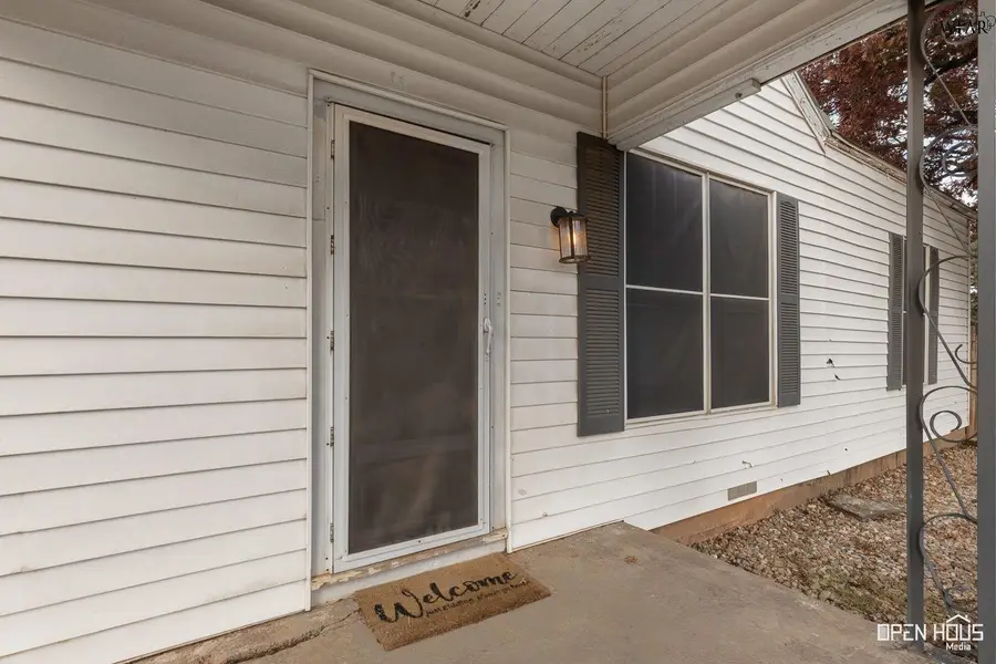 408 N VICTORIA AVENUE, Iowa Park, TX 76367 - Image #2