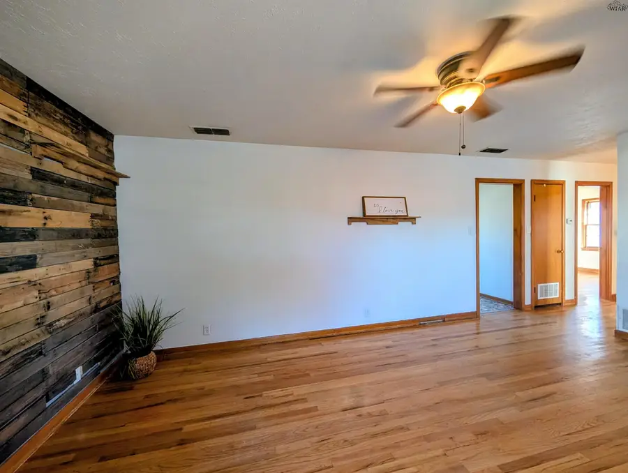 515 DOT AVENUE, Burkburnett, TX 76354 - Image #3