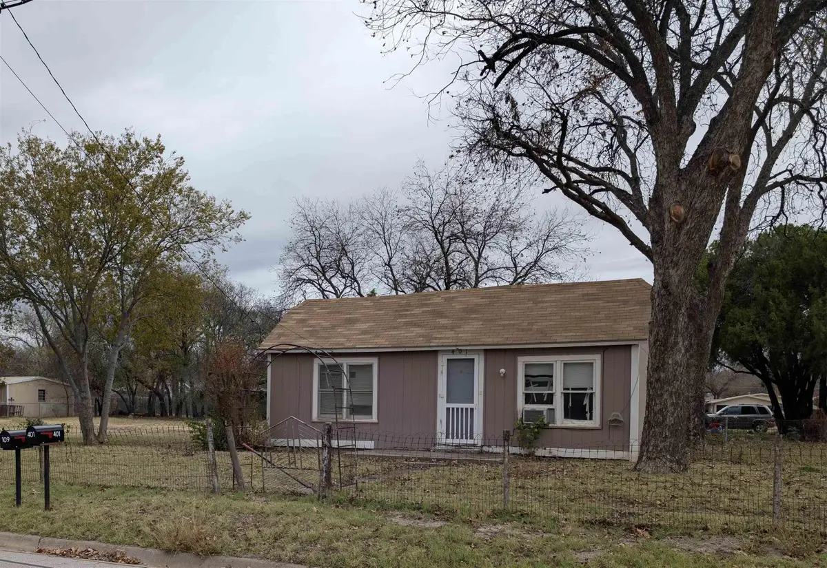 401 W COLLEGE STREET, Burkburnett, TX 76354 - Image #1