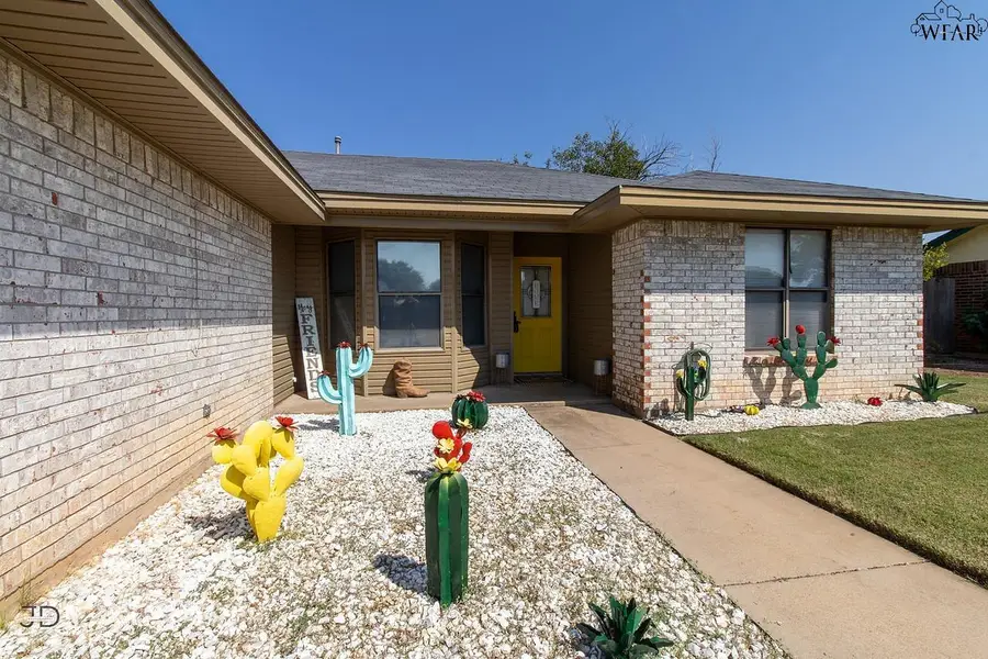 108 CEDAR ELM STREET, Holliday, TX 76366 - Image #3