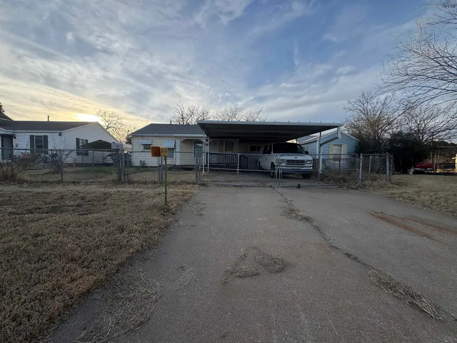 2802 WENONAH AVENUE, Wichita Falls, TX 76309 - Image #2
